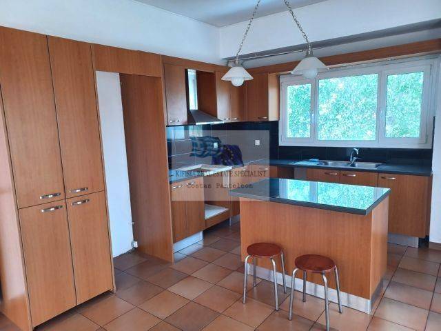 OPEN PLAN KITCHEN